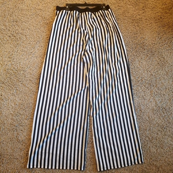 Wide leg pants - Picture 3 of 3